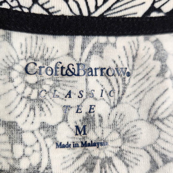 Croft and Barrow Classic Tee Floral and Leaves Pattern Short-sleeved T-shirt (M) - Picture 5 of 7